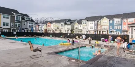 2amazing-townhome-in-edgewater-community-vineyard-ut-building-photo_2_11zon
