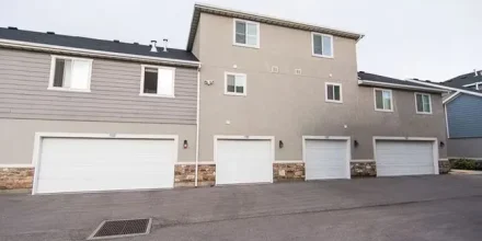 amazing-townhome-in-edgewater-community-vineyard-ut-building-photo_4_11zon