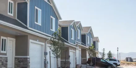 gorgeous-townhomes-in-the-boulders-herriman-ut-building-photo_1_11zon